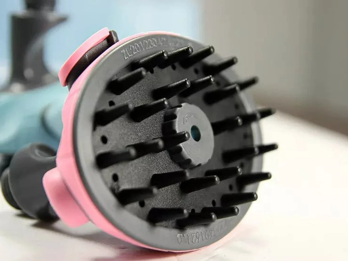 WVspecials Huisdieren Douche - Douche Voor Honden - Honden Douche - Inclusief Slang - Inclusief Drie Kraanadapters - Geschikt Voor Binnen En Buiten - Hondendouche - Hondenbad - Hondenborstel - Hondenkam - Hondenwassen - Hondenzwembad - Tuinslang - Afbeelding 4